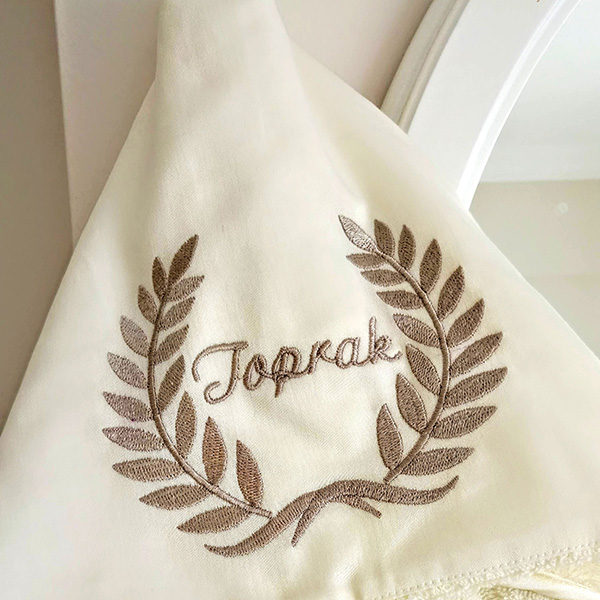 Personelized-hooded-baby-towel-3