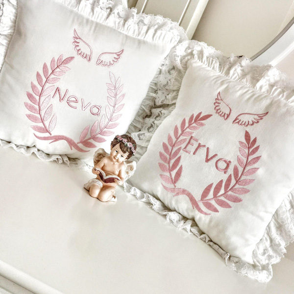 personelized-frilly-ornament-pillow3