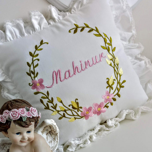 personelized-frilly-ornament-pillow5