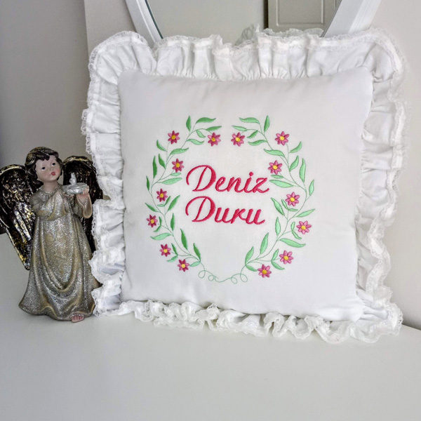 personelized-frilly-ornament-pillow7