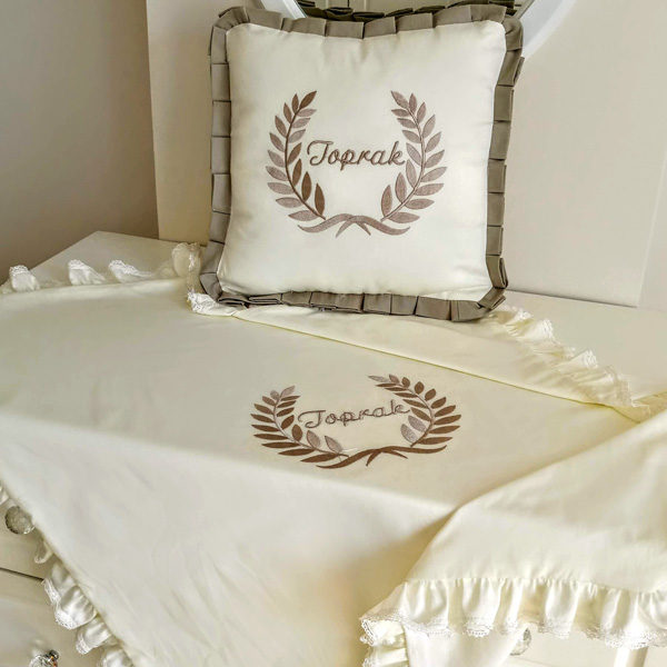 personelized-ornament-pillow-and-blanket-2